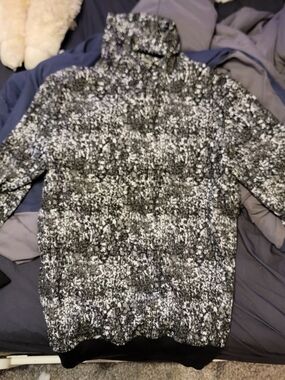 Paisley & Gray Black and White Marled Turtleneck Sweater